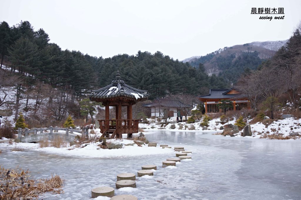 Koean garden at morning clam garden front